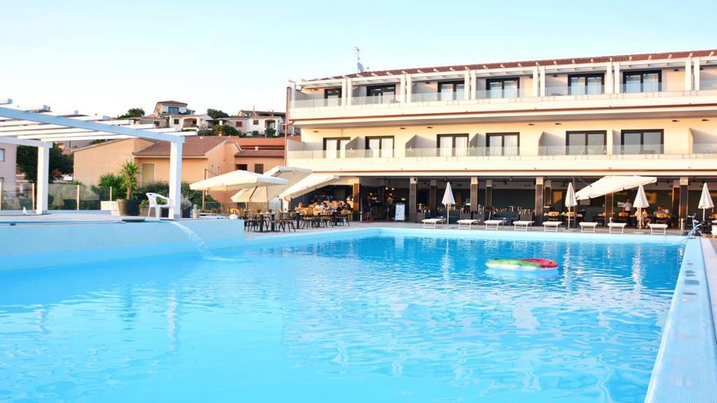 Horizon Hotel Badesi Exterior foto